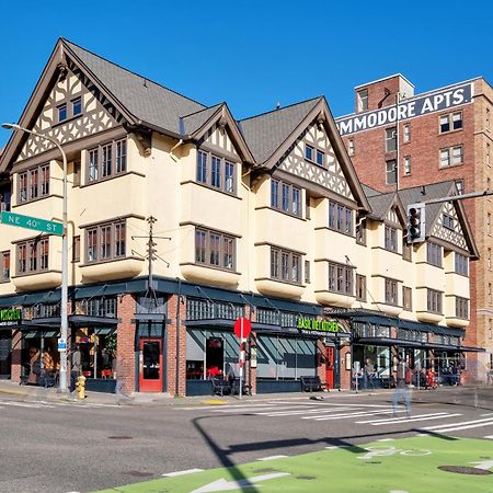 College Inn Hotel Seattle Bagian luar foto