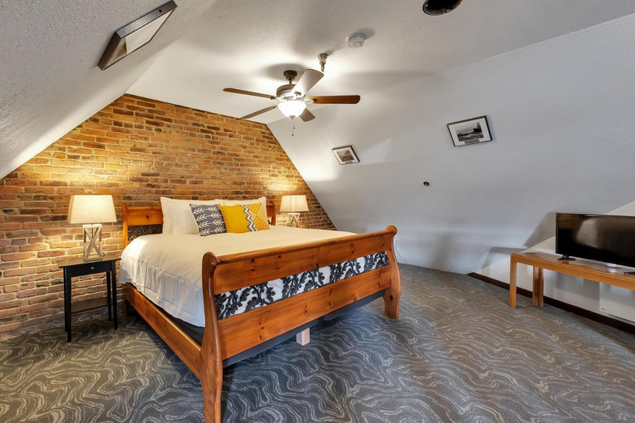 College Inn Hotel Seattle Bagian luar foto