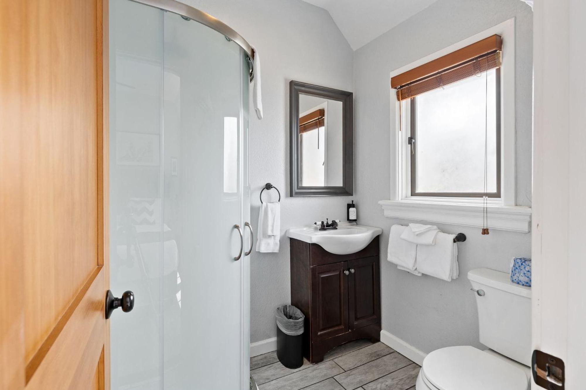 College Inn Hotel Seattle Bagian luar foto