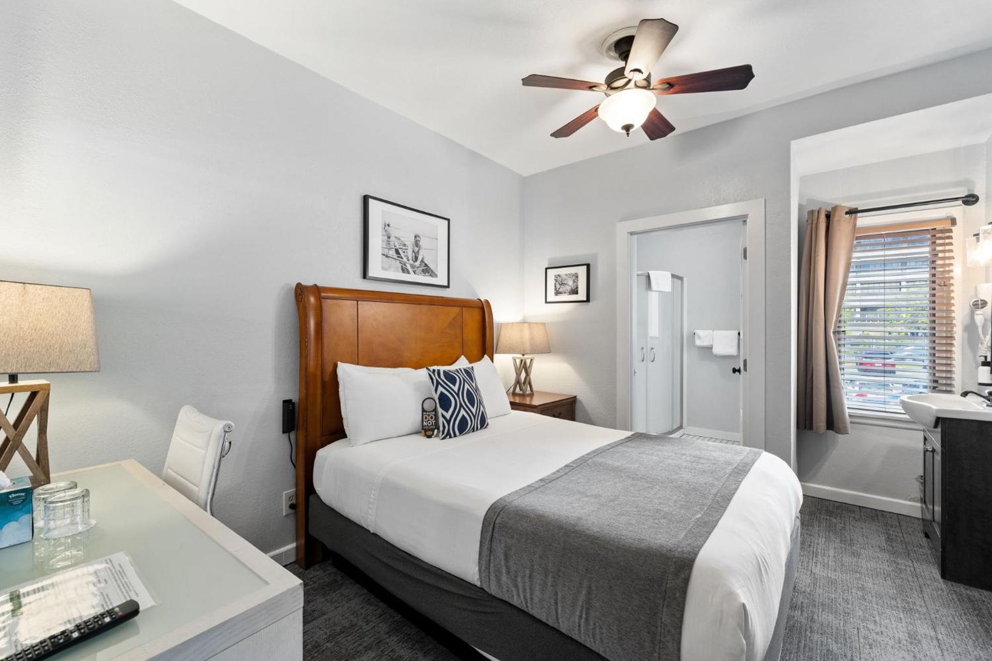 College Inn Hotel Seattle Bagian luar foto