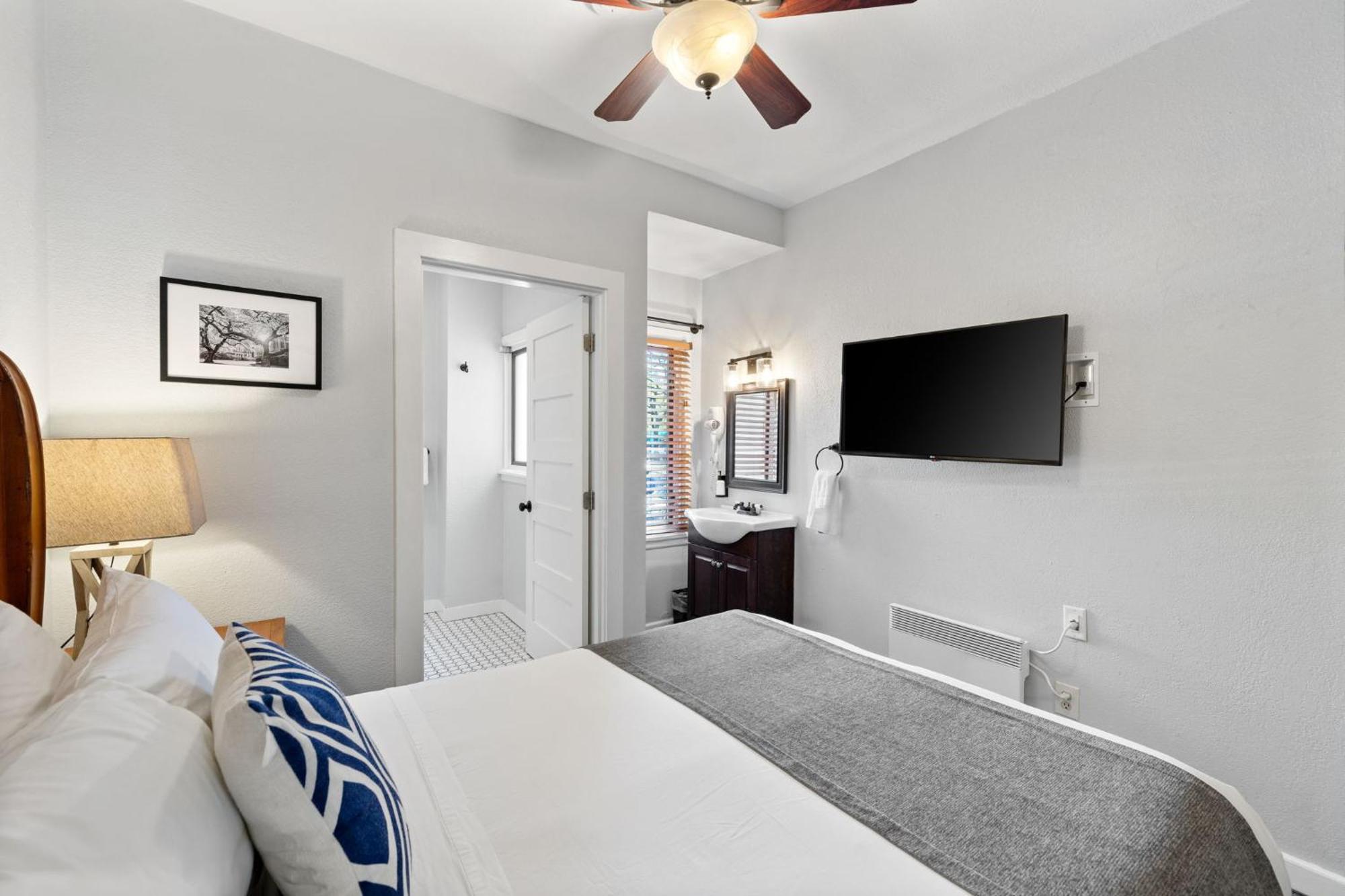 College Inn Hotel Seattle Bagian luar foto