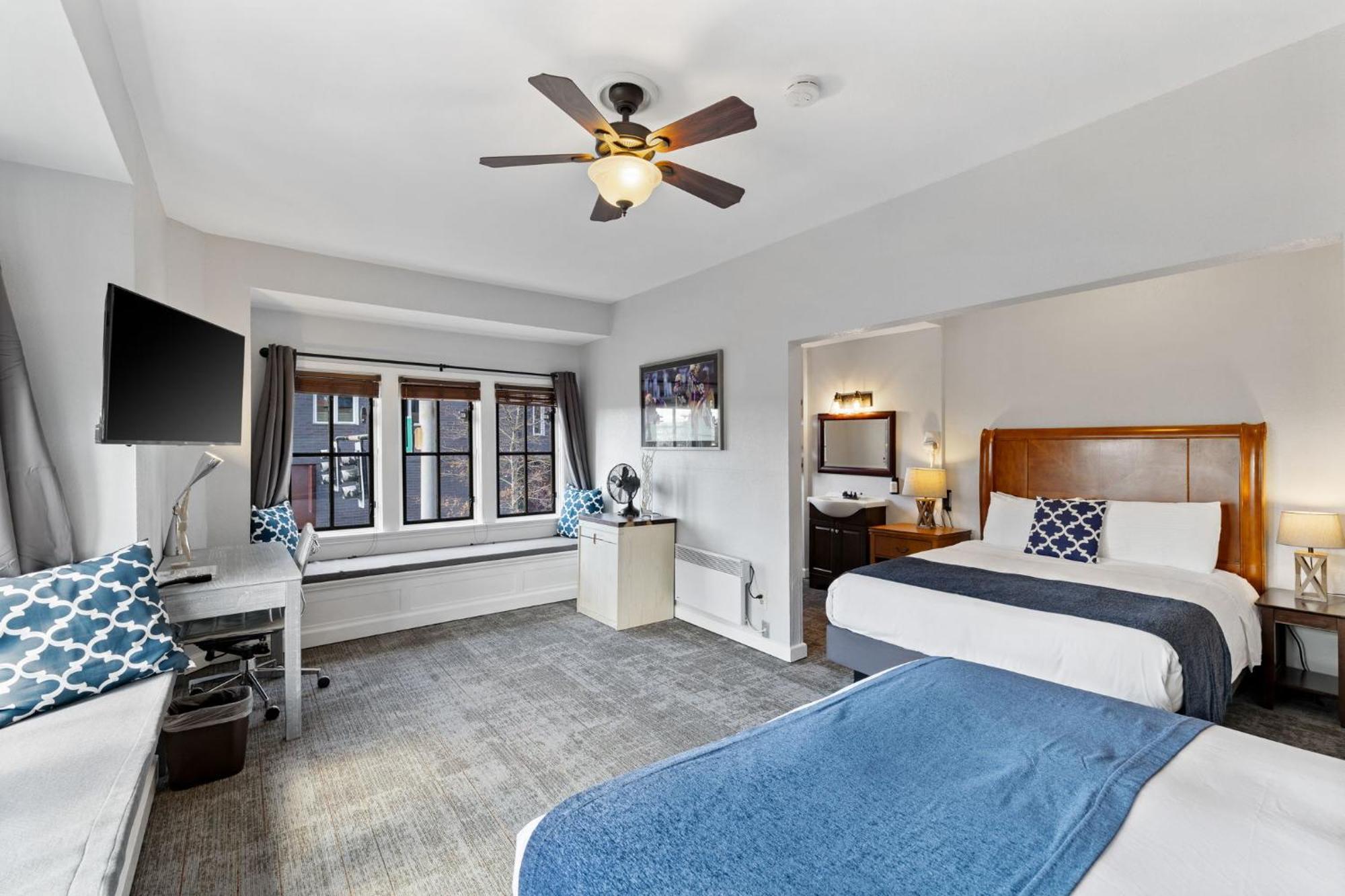 College Inn Hotel Seattle Bagian luar foto