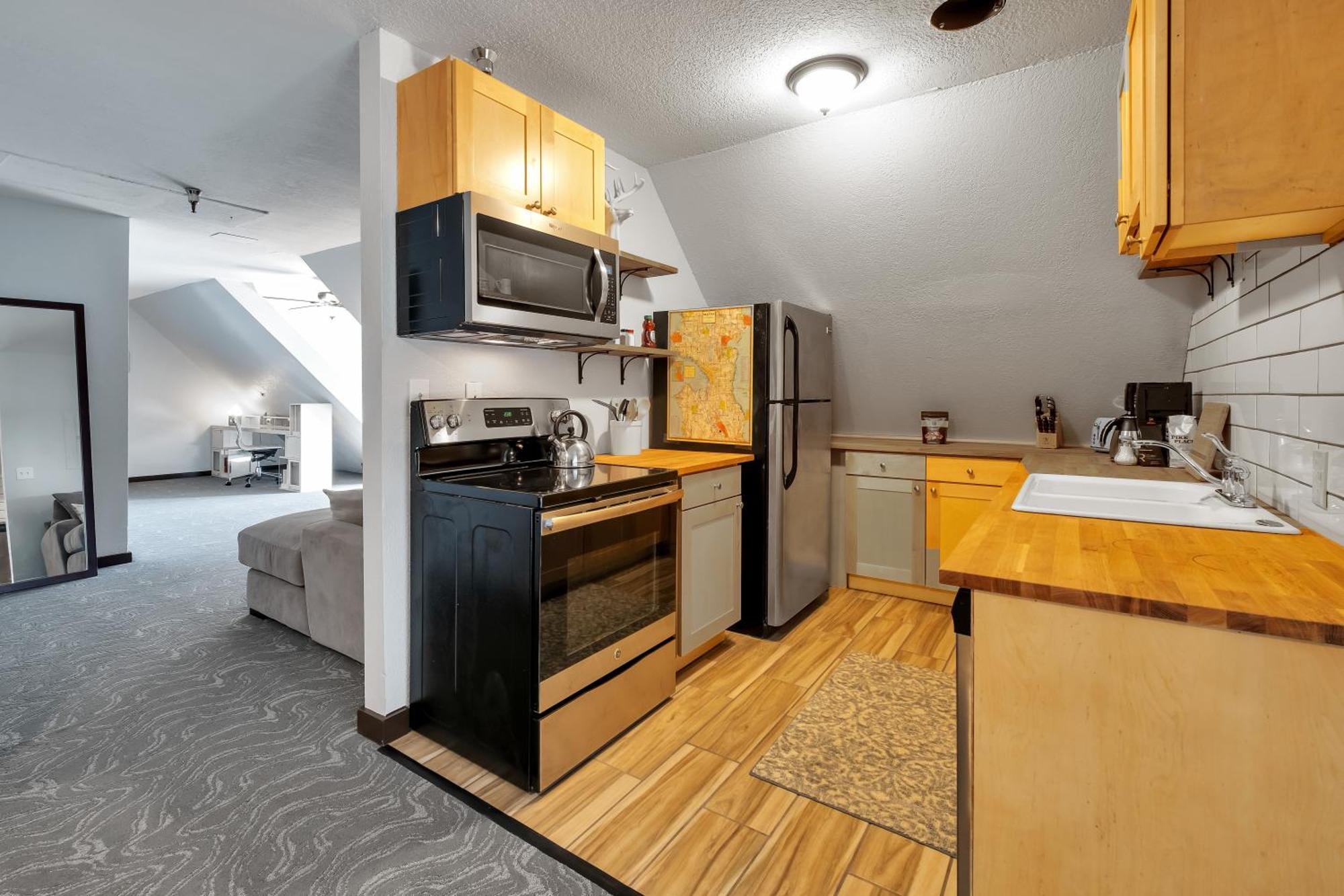 College Inn Hotel Seattle Bagian luar foto