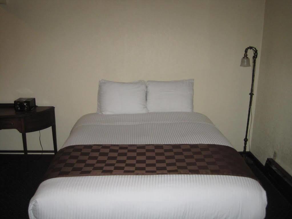 College Inn Hotel Seattle Bagian luar foto
