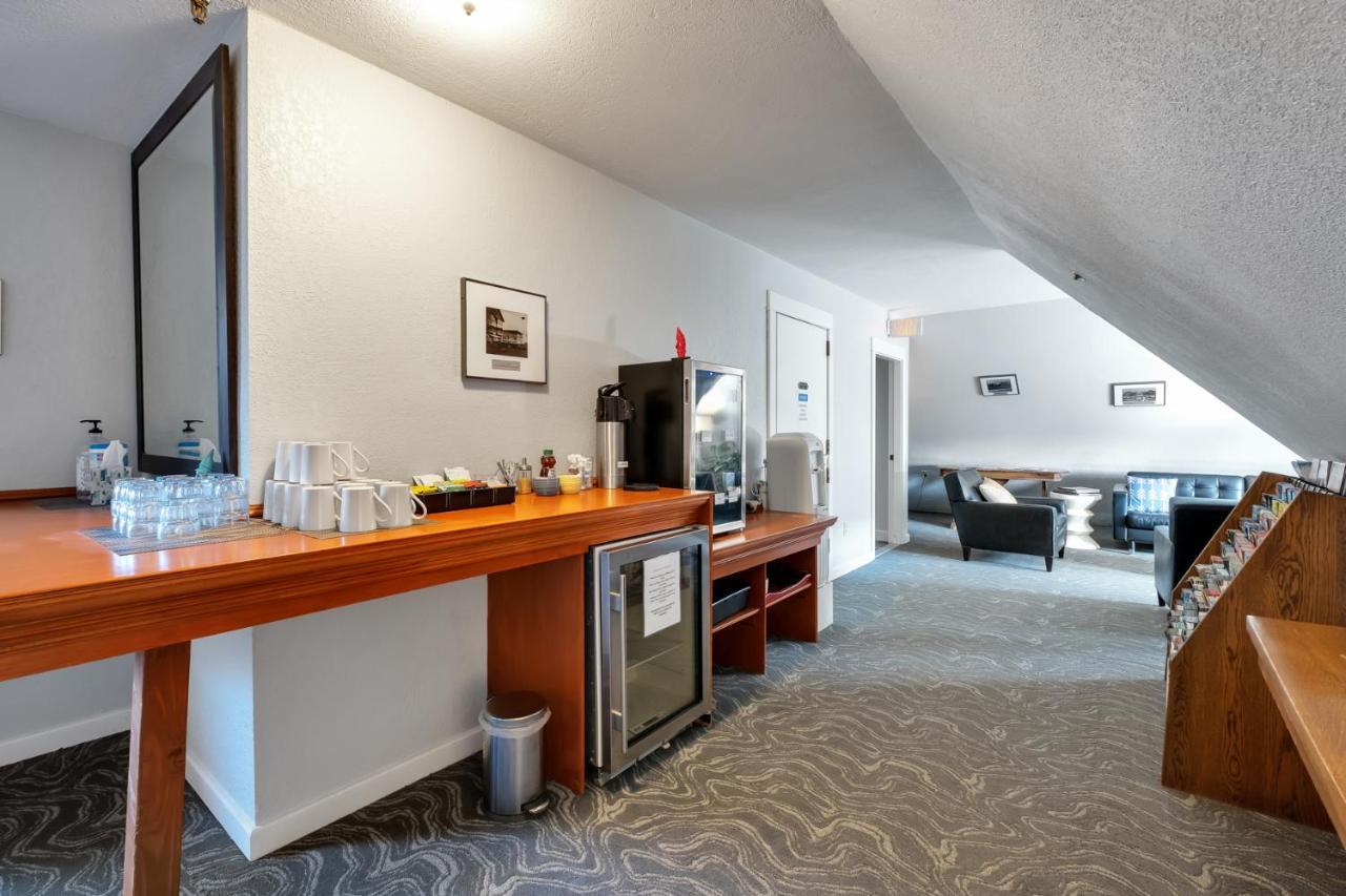 College Inn Hotel Seattle Bagian luar foto