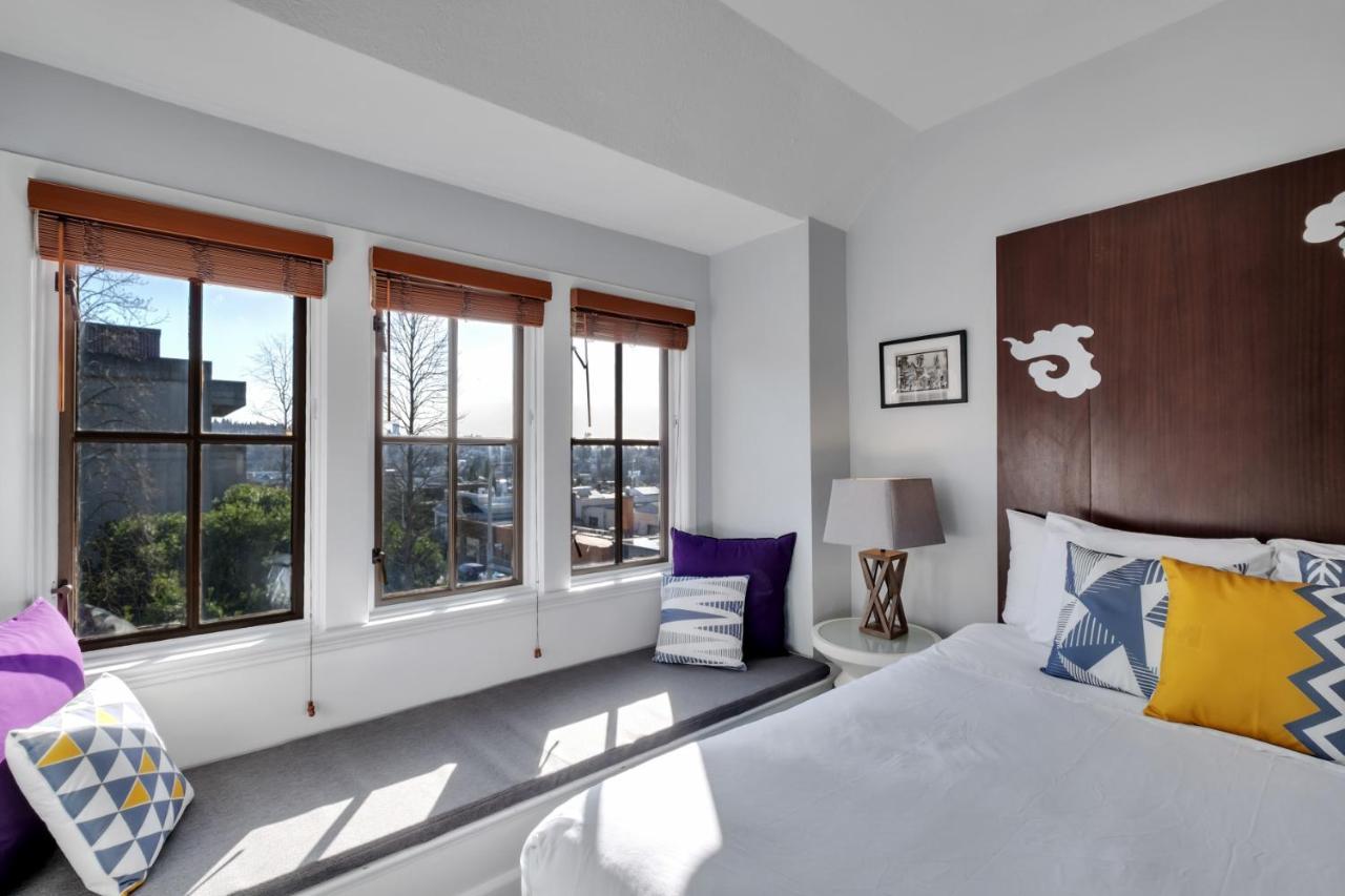 College Inn Hotel Seattle Bagian luar foto