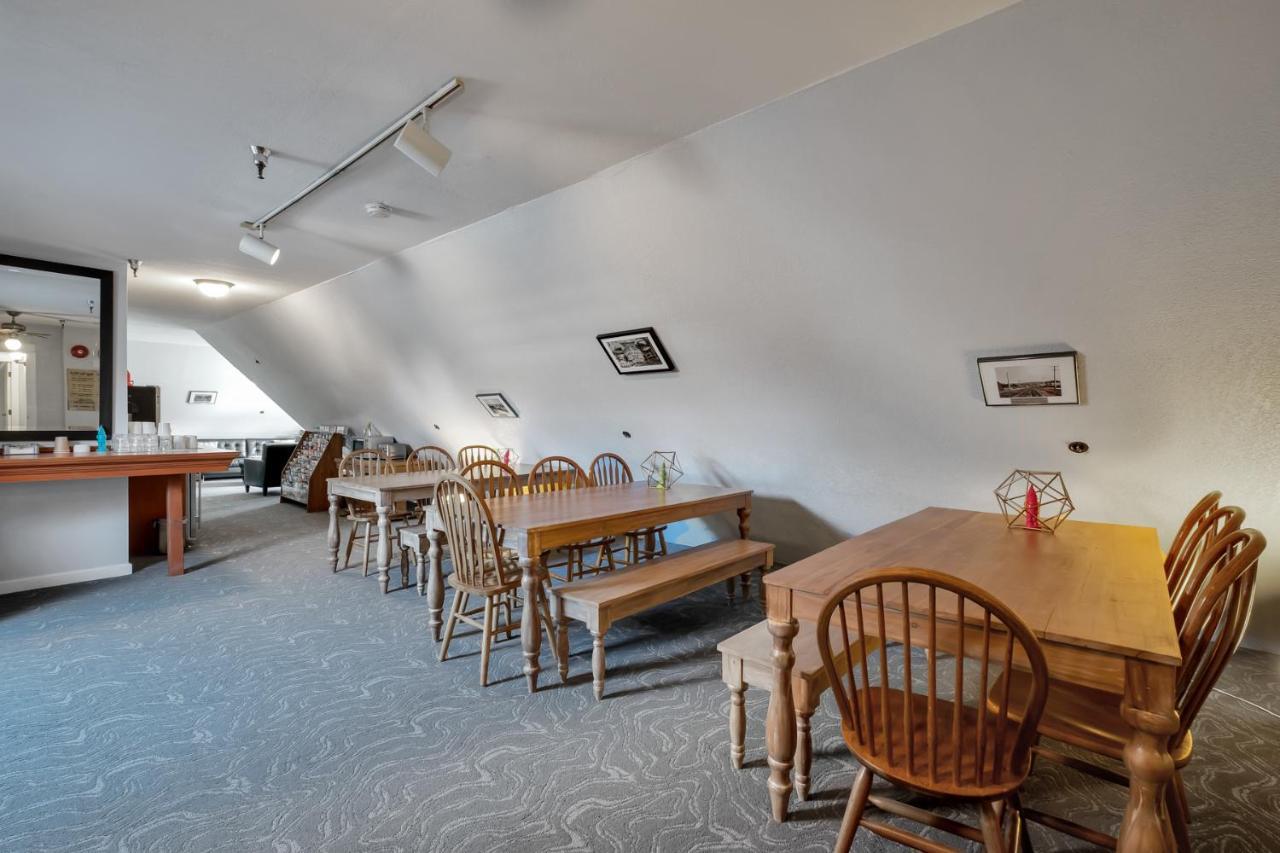 College Inn Hotel Seattle Bagian luar foto